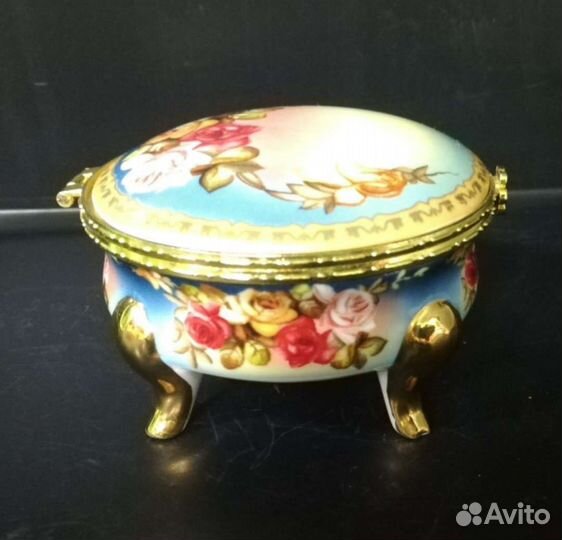 Шкатулка фарфоровая, позолота, деколь