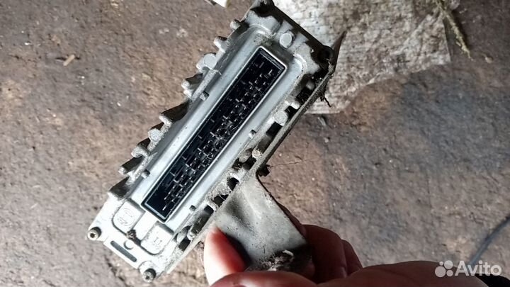 Блок управления двигателем VW Golf 3 Vento