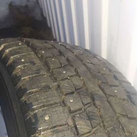 Dunlop Grandtrek Ice 02 215/65 R16