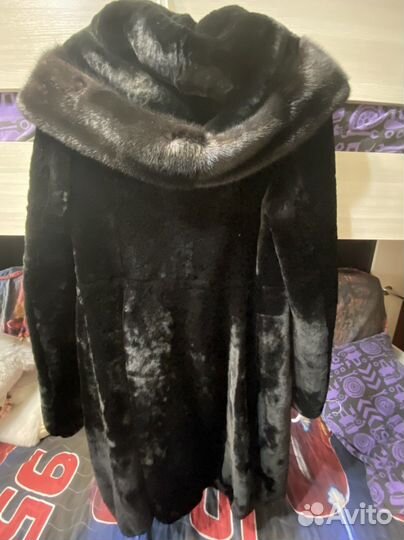Шуба из мутона с капюшоном