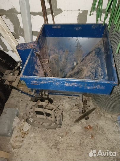 Картофелесажалка к мини трактору однорядная