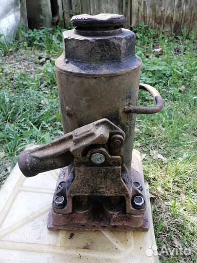 Домкрат гидравлический