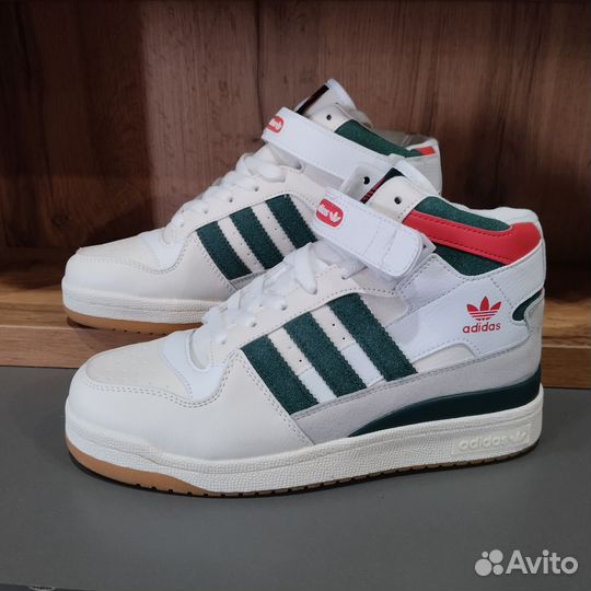 Кроссовки adidas