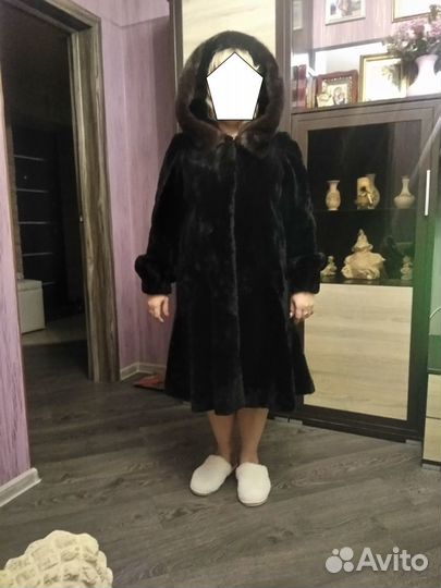 Шуба мутоновая С норковым капюшоном