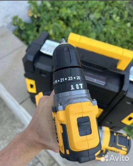 Набор аккумуляторных инструментов dewalt 2 в 1