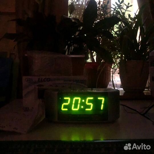 Радио-Часы электронные настольные от сети