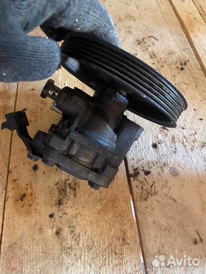 Насос гидроусилителя Mitsubishi lancer cedia