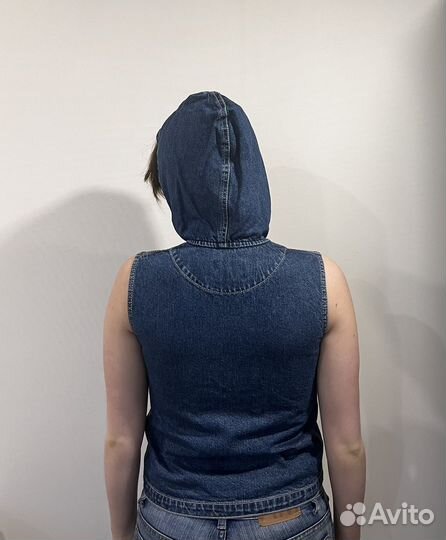 Джинсовая жилетка y2k с капюшоном