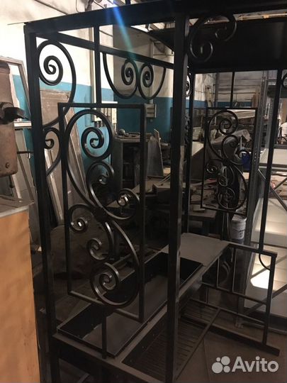 Мангал с крышей