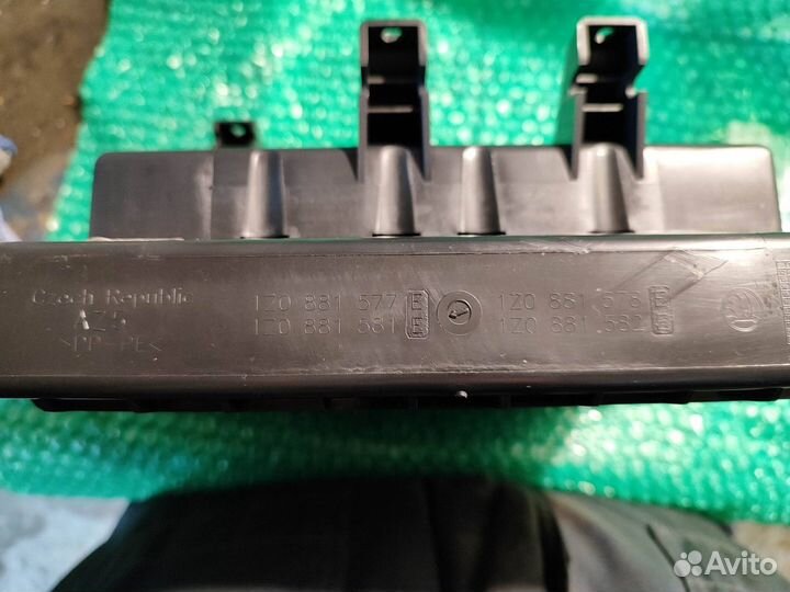 Ящик под левое сиденье Skoda Oktavia A7