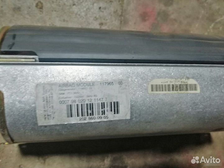 Подушка безопасности пассажира Mercedes-Benz C