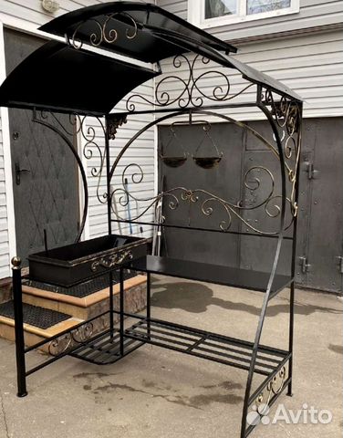 Мангал с крышей