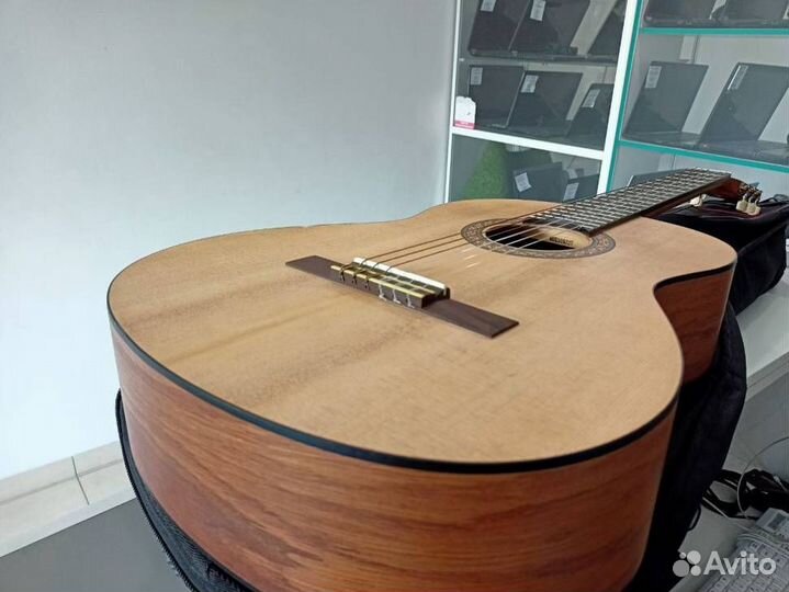 Yamaha C40-M Классическая Гитара + Чехол