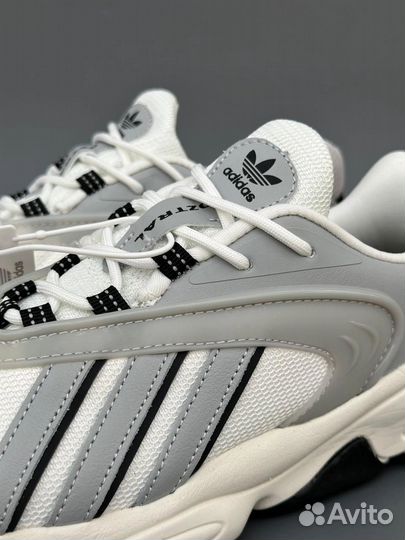 Кроссовки Adidas Oztral