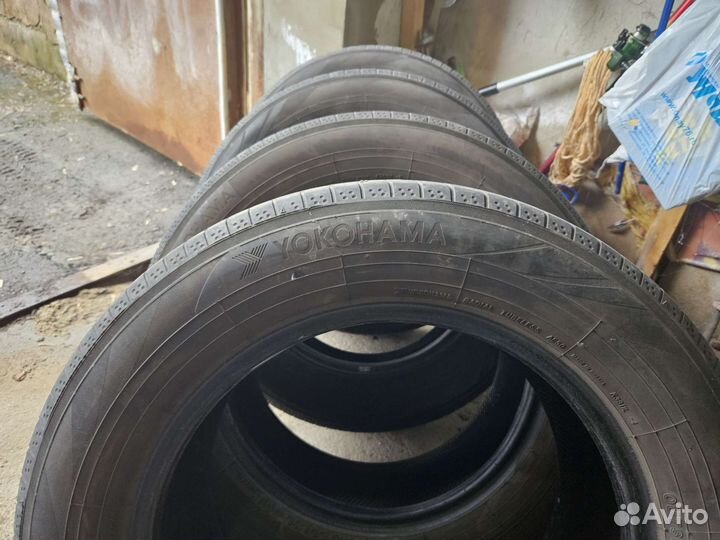 Yokohama BluEarth AE50 215/60 R16