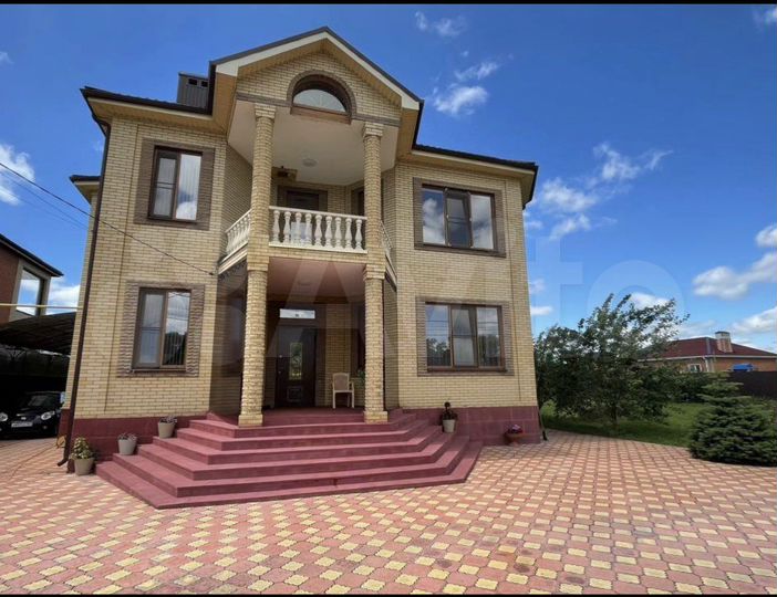 Дом 379 м² на участке 20 сот.