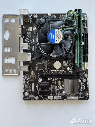 Материнская плата с процессором и памятью