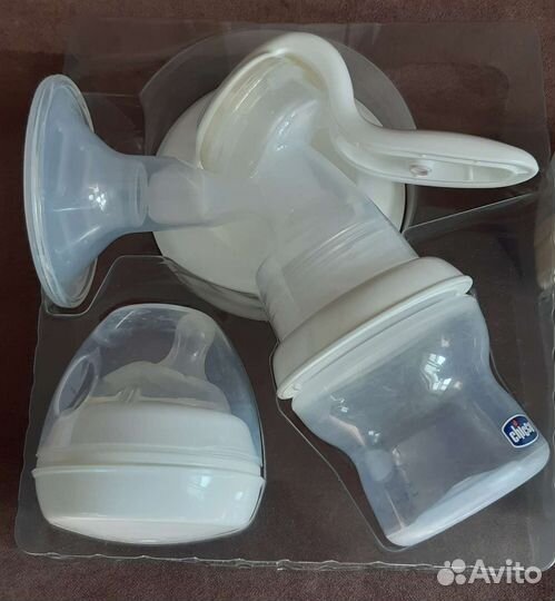 Молокоотсос chicco + доп. стеклянная бутылочка