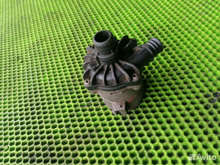 Насос охлаждения на BMW X5 F15 F85 2013-2018