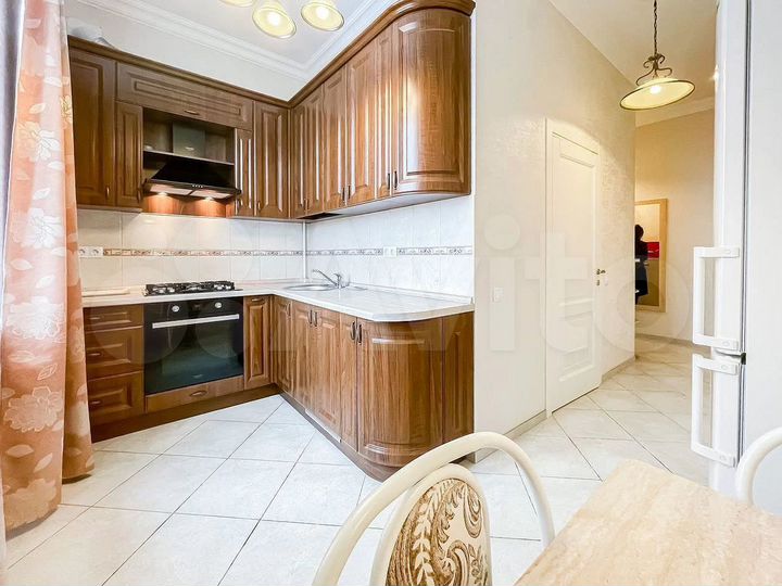 2-к. квартира, 56 м², 6/6 эт.