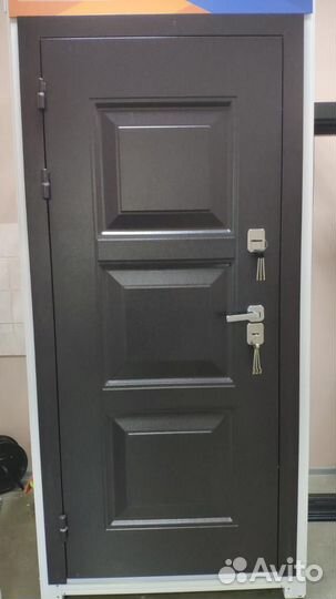 Дверь входная уличная с терморазрывом