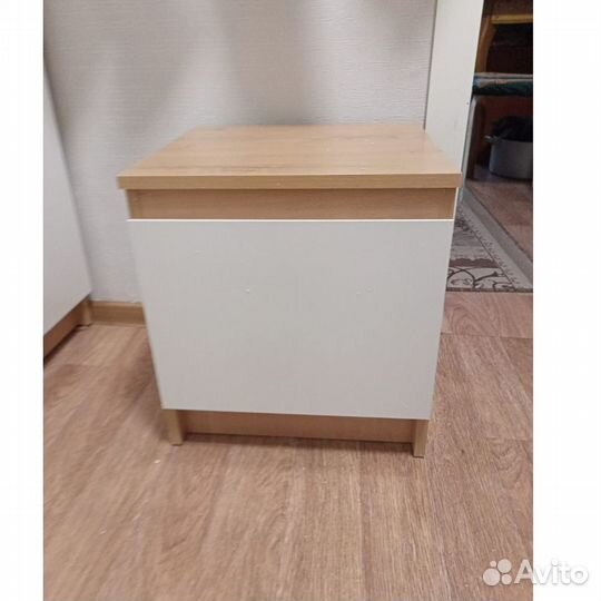 Тумба прикроватная