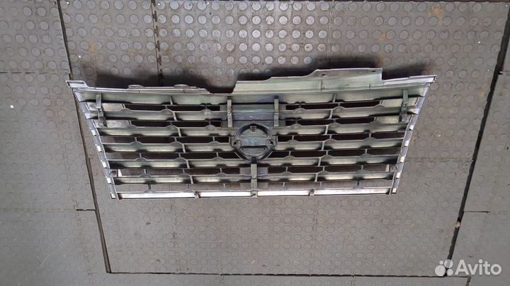 Решетка радиатора Nissan Elgrand, 2005