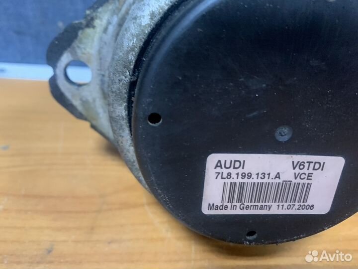 Опора двигателя Audi Q7, Volkswagen Touareg 3.0 D