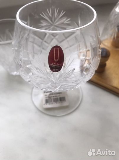 Графин с рюмками,бокалами,стопками