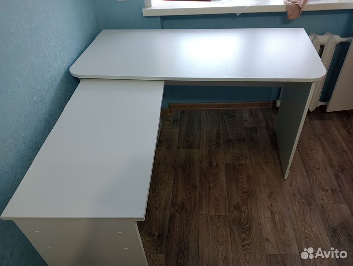 Компьютерный стол, ученический