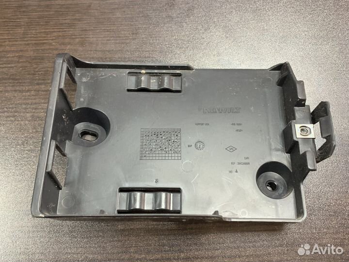 Кронштейн блока комфорта renault logan 2