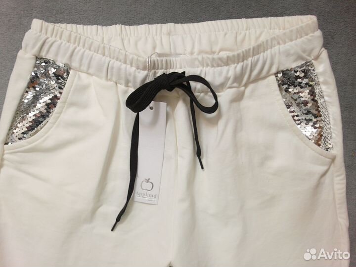 Брючки с пайетками новые