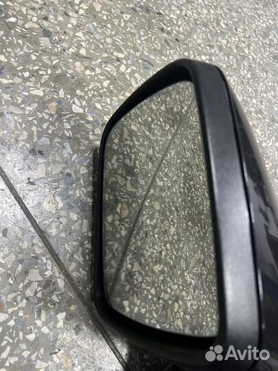 Левое Зерколо ренж ровер 3 2011 г