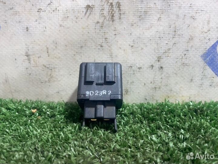 Реле топливного насоса Kia Shuma седан 1.6 S6D