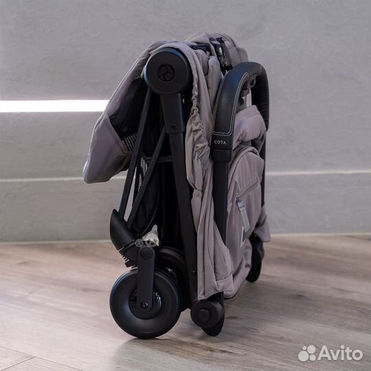 Прогулочная коляска Cybex Coya Mirage grey