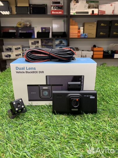 Авторегистратор с тремя камерами