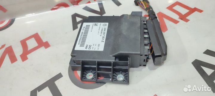 Блок управления стояночным тормозом Volkswagen