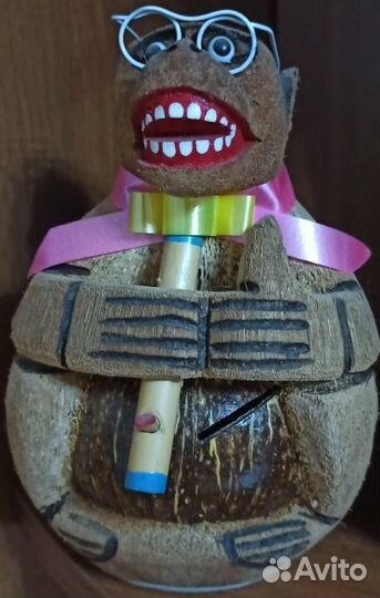 Статуэтка из кокоса