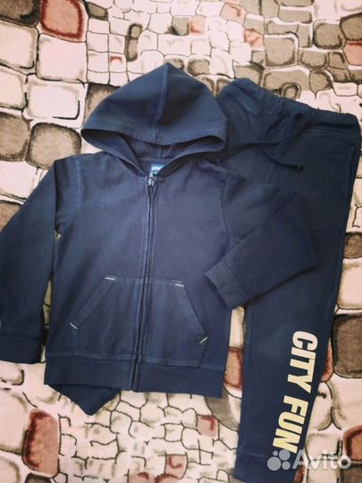 Костюм спортивный