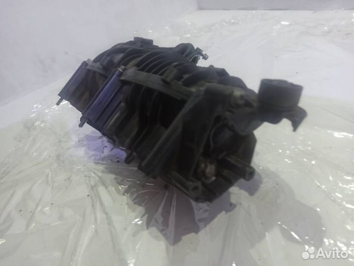 Впускной коллектор 11618507239