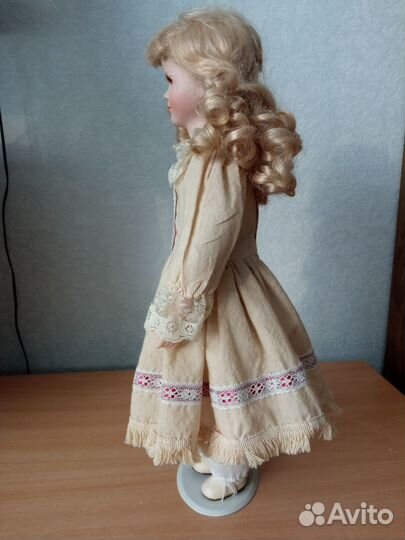 Кукла фарфоровая большая