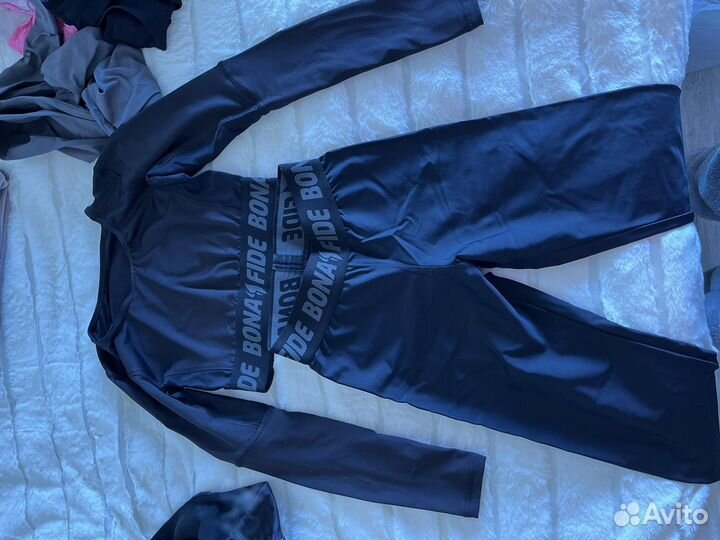 Костюм оригинальный б/у подойдет на 40-44р