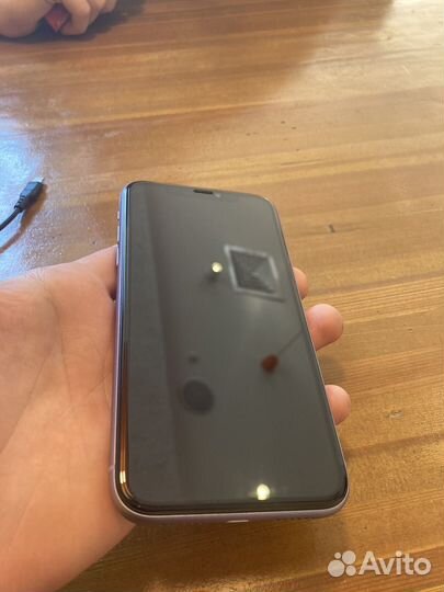Телефон iPhone 11