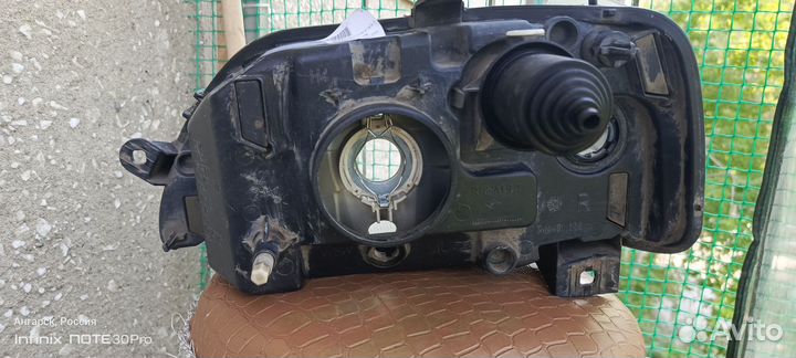 Фара передняя левая