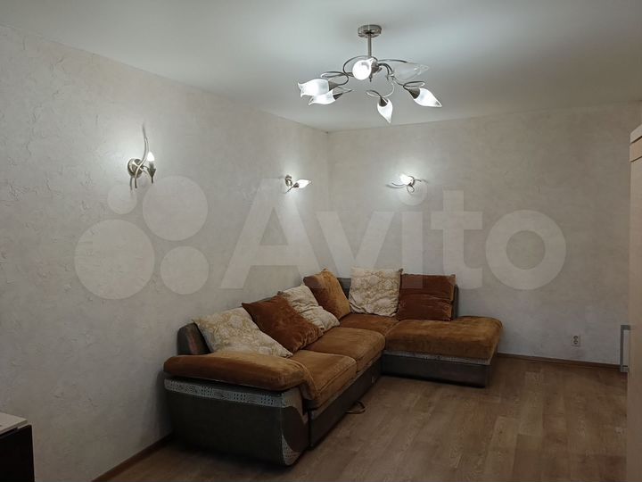 2-к. квартира, 50 м², 1/9 эт.