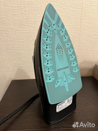 Утюг redmond