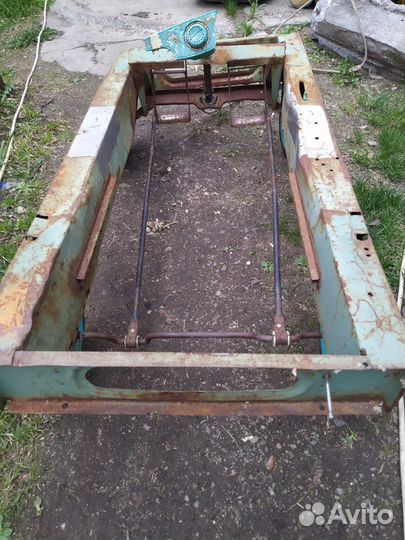 Педальная машинка