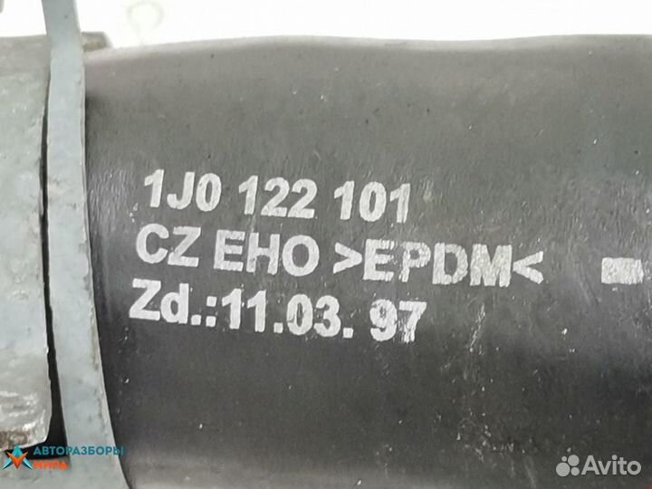 Патрубок радиатора Volkswagen Golf 3 1999