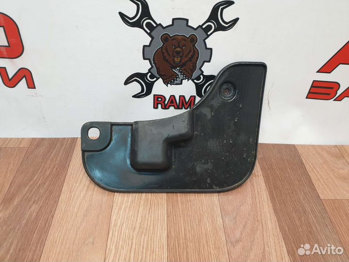 Задний левый брызговик LADA X-Ray