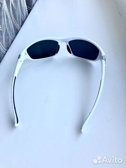 Очки белые поляризационные спортивные